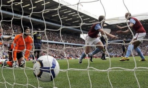 VIDEO Manchester, noul lider din Premier!  Man U. 2 - 1 Bolton! Vezi rezultate!_3