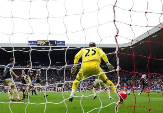 VIDEO Incredibil! Liverpool a pierdut cu un GOL 'fabricat' de suporteri!_3