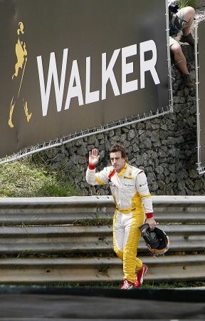 FOTO / Button, in EXTAZ dupa ce a devenit campion mondial_17