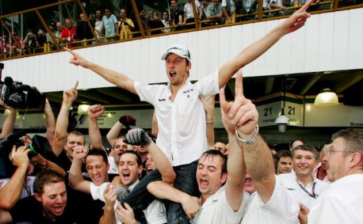 FOTO / Button, in EXTAZ dupa ce a devenit campion mondial_18