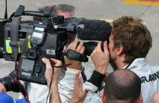 FOTO / Button, in EXTAZ dupa ce a devenit campion mondial_25