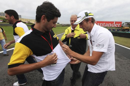 FOTO / Button, in EXTAZ dupa ce a devenit campion mondial_26