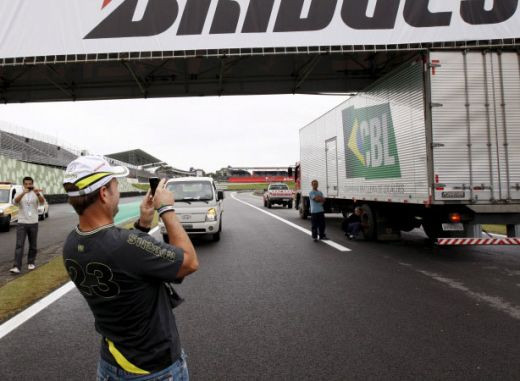 FOTO / Button, in EXTAZ dupa ce a devenit campion mondial_29