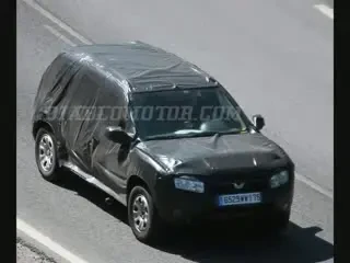 VIDEO! Cele mai noi imagini aparute cu Dacia SUV!