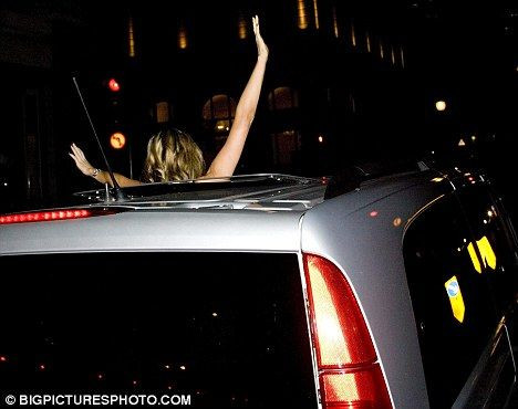 FOTO / Peter Crouch a facut dansul robotului beat crita intr-un club!_8