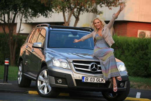 Vezi ce SUPER masina de 270 de cai conduce Iulia Vantur!_2