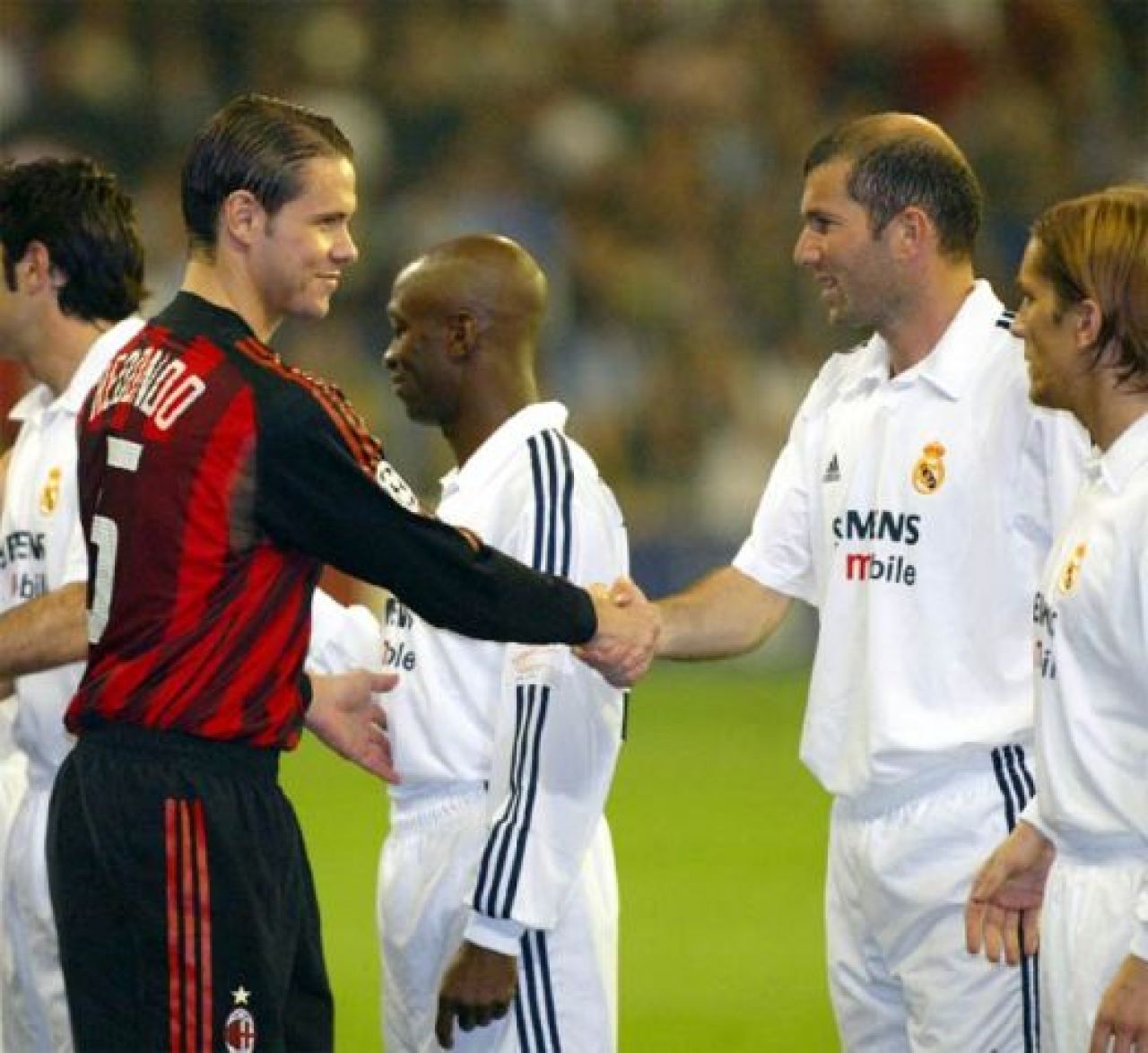 Kaka vrea sa-i umple poarta lui Dida! Real - Milan, cel mai TARE duel din Europa!_12
