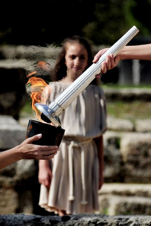 FOTO: Flacara olimpica pentru JO de la Vancouver a fost aprinsa de soare!_5