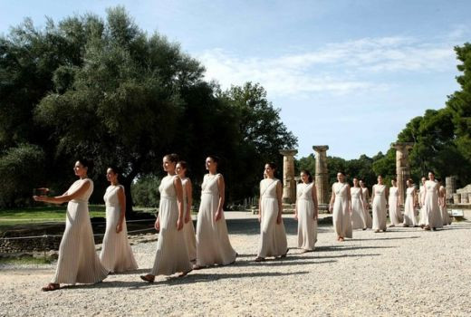 FOTO: Flacara olimpica pentru JO de la Vancouver a fost aprinsa de soare!_9