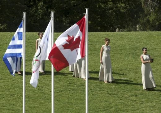 FOTO: Flacara olimpica pentru JO de la Vancouver a fost aprinsa de soare!_15