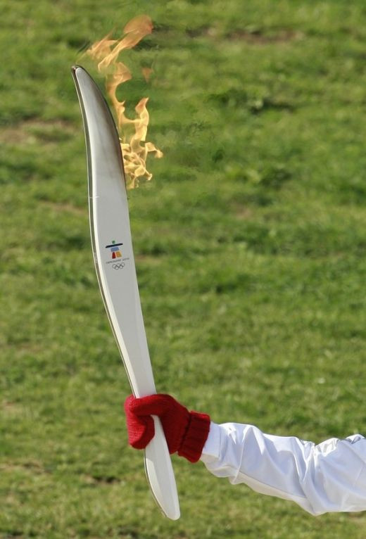 FOTO: Flacara olimpica pentru JO de la Vancouver a fost aprinsa de soare!_18