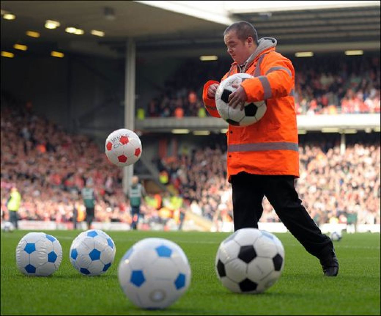VIDEO / El Nino Torres i-a distrus! Liverpool 2-0 Man United_8