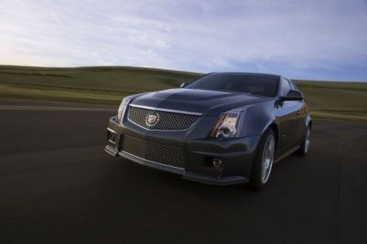 VIDEO: Bob Lutz prezinta Cadillac CTS-V Challenge! Vezi o super reclama la BMW M3!_13