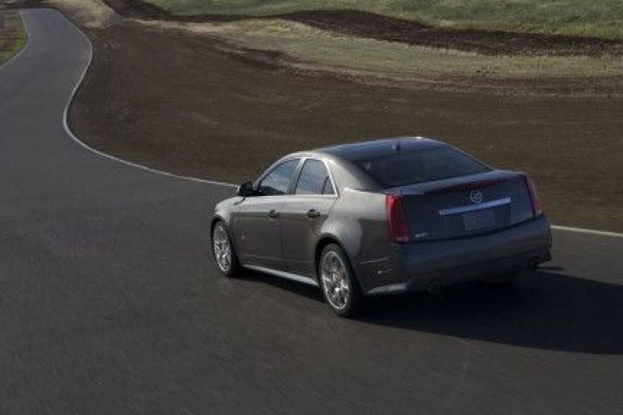VIDEO: Bob Lutz prezinta Cadillac CTS-V Challenge! Vezi o super reclama la BMW M3!_28