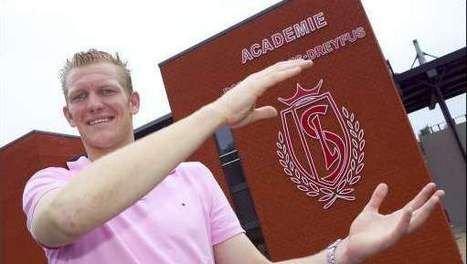 EL este cel mai inalt fotbalist din lume!_7