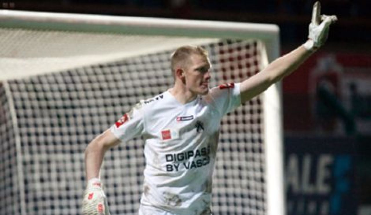 EL este cel mai inalt fotbalist din lume!_6