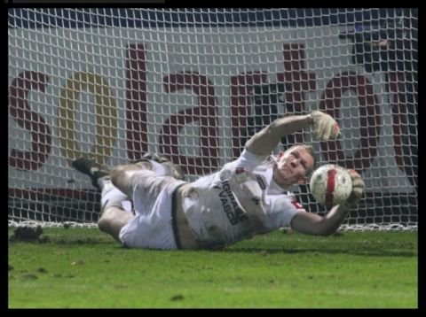 EL este cel mai inalt fotbalist din lume!_11