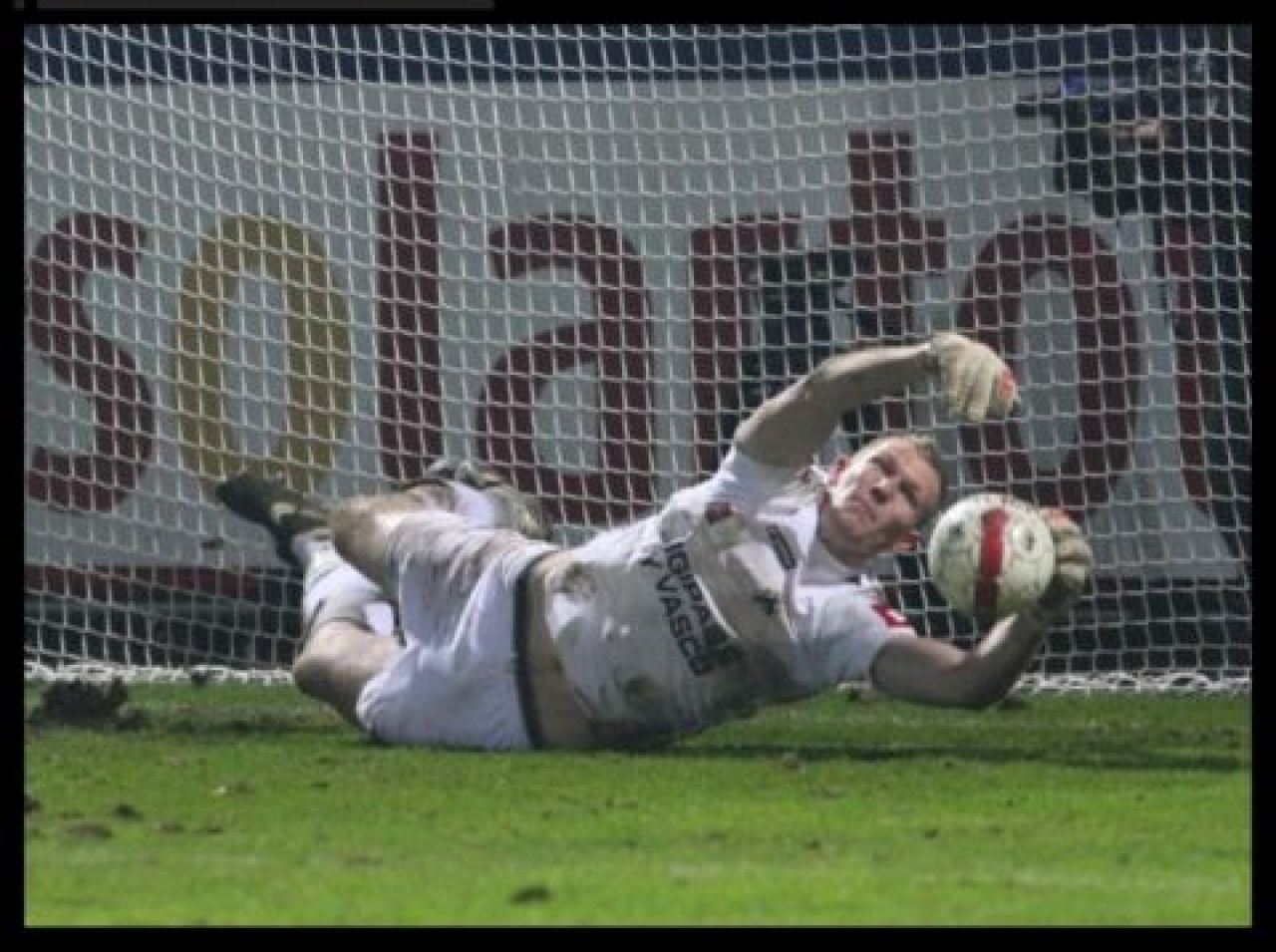 EL este cel mai inalt fotbalist din lume!_11