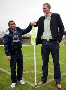 EL este cel mai inalt fotbalist din lume!_16