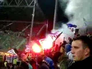 VIDEO: Fanii CFR-ului se apara! VEZI de unde a fost aruncata petarda care l-a lovit pe Bonfim!