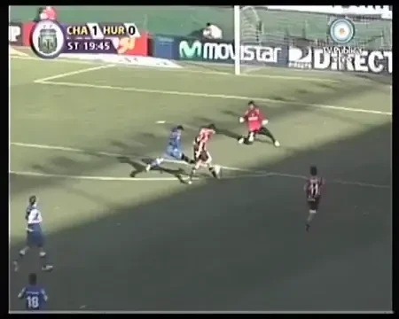 VIDEO / Cine a spus ca fundasii nu stiu sa dea gol? Vezi ce bijuterie a reusit Echeverria!