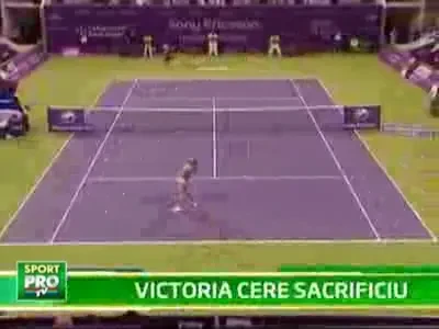 VIDEO SOCANT: La un pas de moarte pe terenul de tenis!