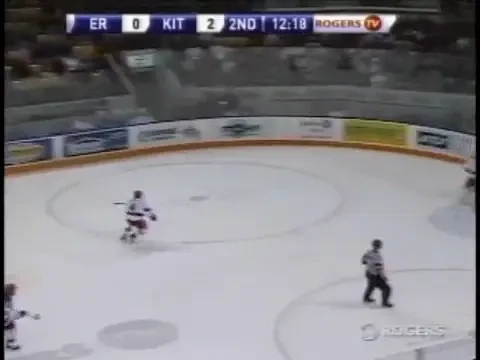 VIDEO DRAMA! Era sa moara intr-un meci de hochei! Colegii sai au inceput sa planga pe gheata