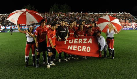 Lui Caceres i-au scos ochiul drept! Vezi ce spune Maradona si mesajele fanilor din Argentina!_2