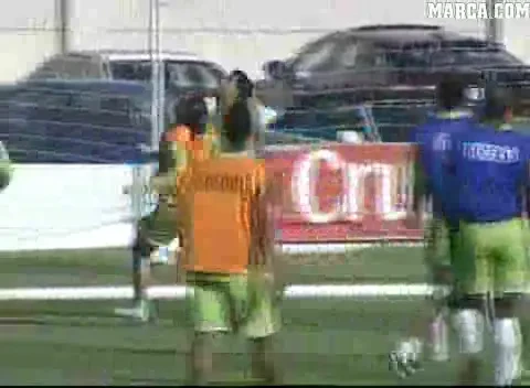 VIDEO Jucatorii lui Betis s-au luat la PUMNI la antrenament!