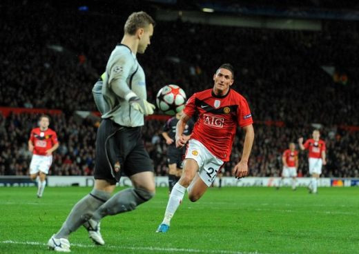 FOTO! Valencia a salvat pe Manchester: 'diavolii' sunt in optimi!_10