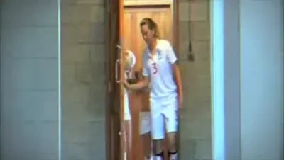 VIDEO / Sa facem o baie fierbinte cu nationala Angliei... de FETE!