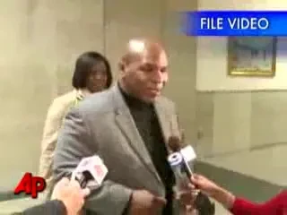 VIDEO Mike Tyson arestat in LA pentru ca a batut un paparazzo!