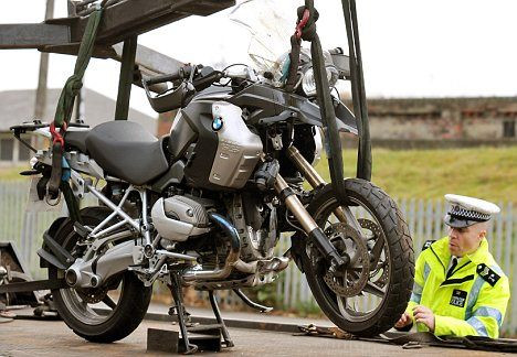 FOTO Cudicini s-a izbit cu motorul de o masina / Redknapp: 