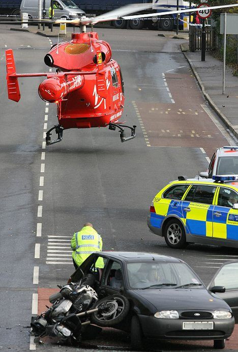 FOTO Cudicini s-a izbit cu motorul de o masina / Redknapp: 