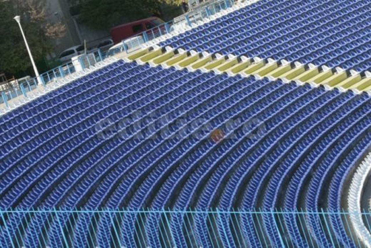FOTO: Asa arata noul stadion al Universitatii Craiova din Severin!_4