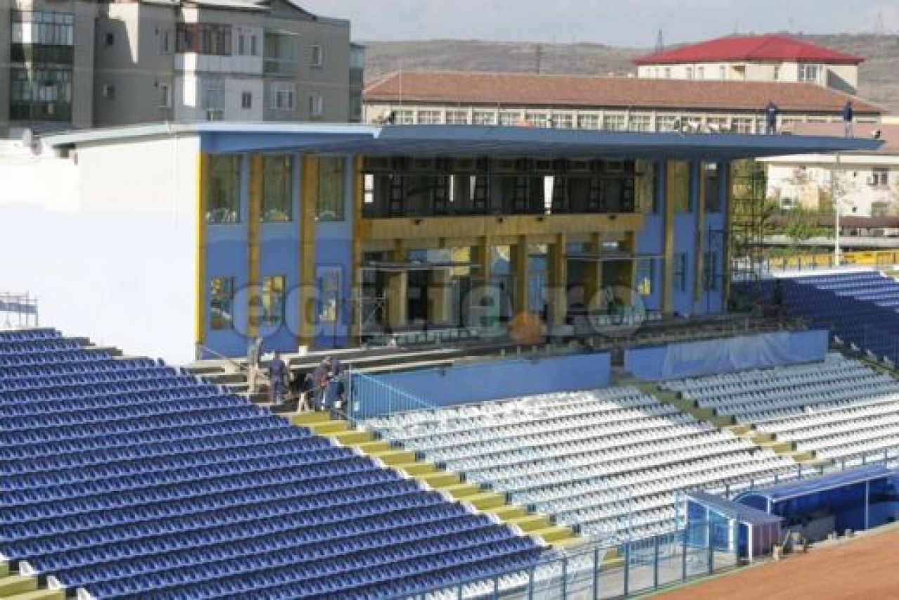 FOTO: Asa arata noul stadion al Universitatii Craiova din Severin!_7