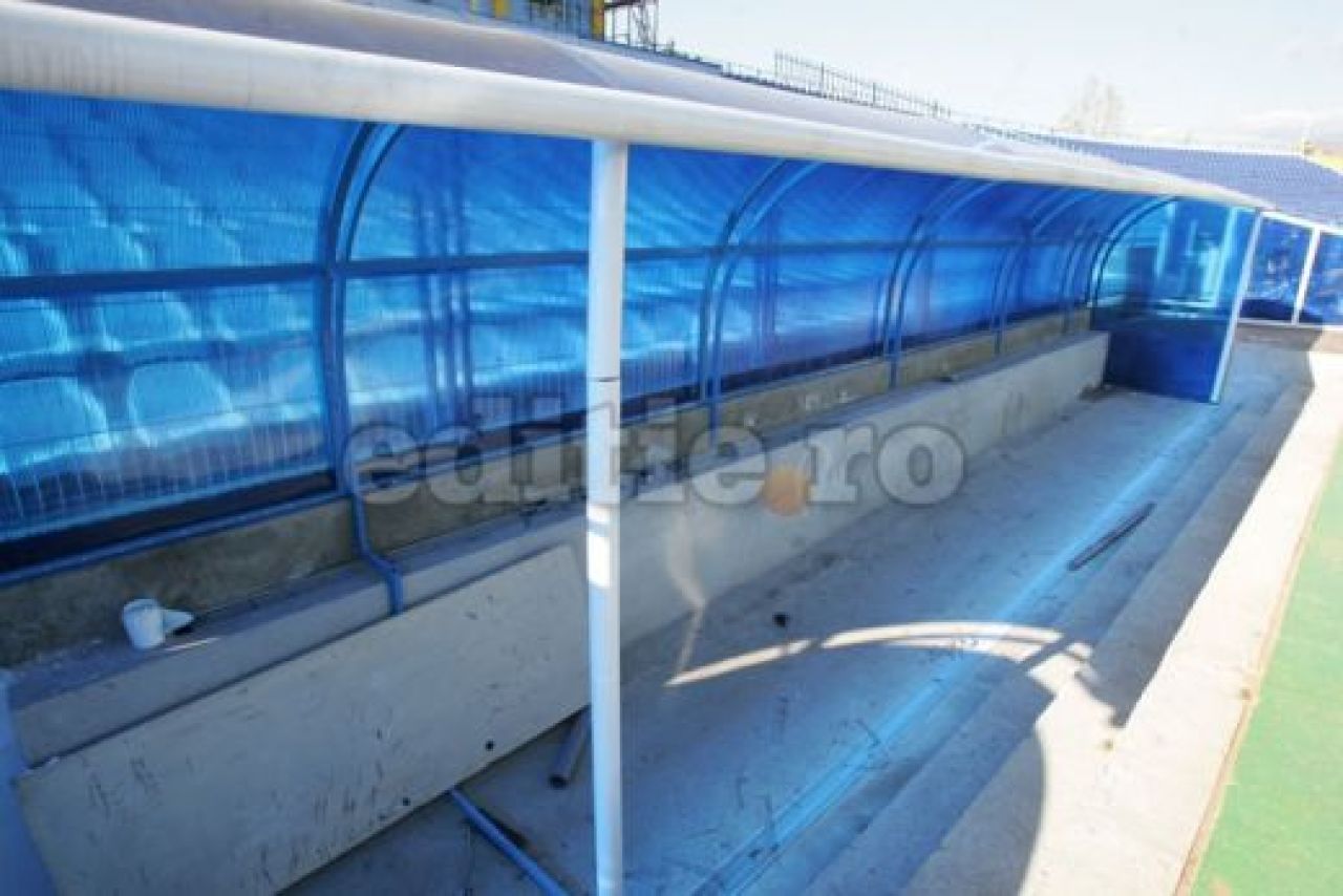 FOTO: Asa arata noul stadion al Universitatii Craiova din Severin!_9