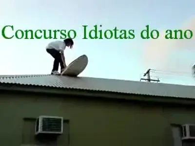 Vezi candidatii pentru premiul de idiotul anului! &nbsp;TOP 5 Video: