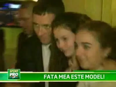 Atentie, caine rau! Cum ii sperie MM pe baietii care ii fac curte fiicei sale, Teodora!