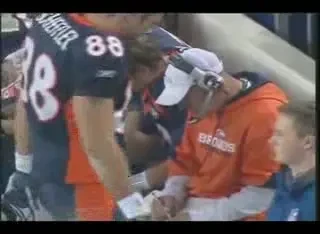 VIDEO / Cel mai "nervos" antrenor din lume! Vezi cum isi motiveaza jucatorii: