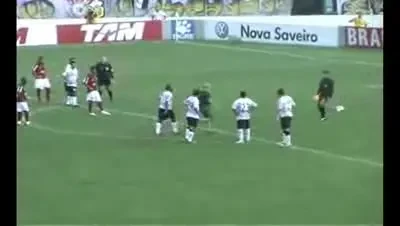 VIDEO / Meci de box intre un fan si un tusier! Vezi cine a castigat :)))