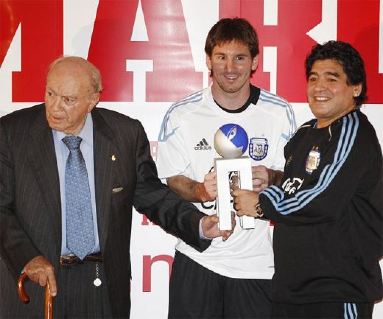 Mai tare decat Platini! Messi a castigat