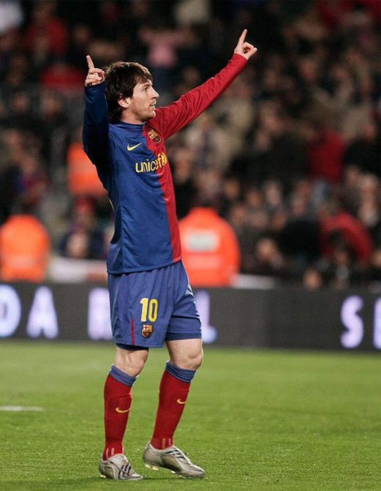 Mai tare decat Platini! Messi a castigat