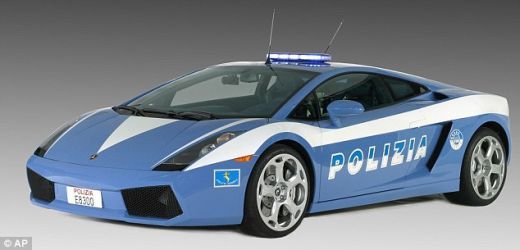 Mamma Mia! Lamborghini de politie de 165.000 de euro facut praf intr-un accident in Italia!_4