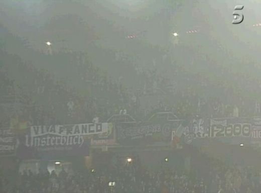 FOTO Ultrasii austrieci au invadat terenul la Austria Viena - Bilbao!_12