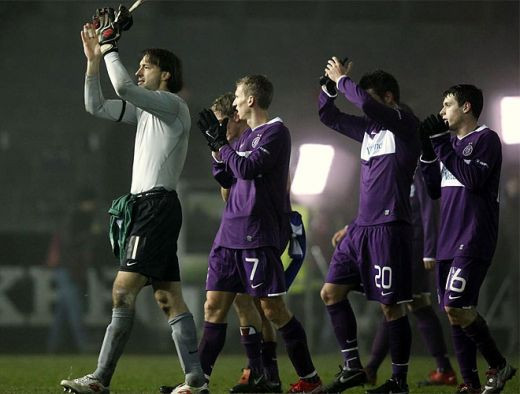 VIDEO / Militantii neo-nazisti au oprit meciul Austria Viena - Athletic Bilbao!_4