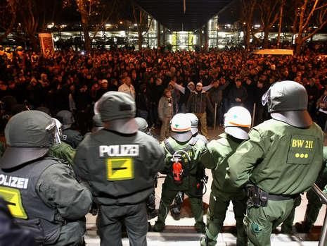 HAOS la Stuttgart inainte de Urziceni! Fanii i-au amenintat cu MOARTEA pe jucatori! Babbel a fost demis_11