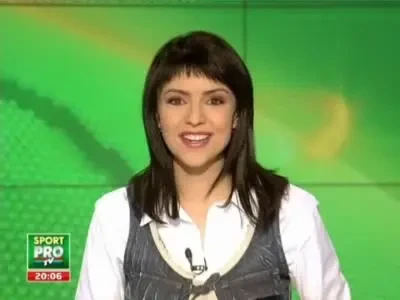 TARE! S-a lansat papusa de cauciuc "Nadia Comaneci"! Face spagatul si sfoara :)