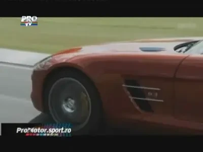 Gullwing revine: Mercedes SLS AMG!