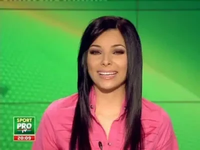 Cum il apara iubita lui Tamas pe dinamovist! Vezi cele mai sexy steliste si dinamoviste!